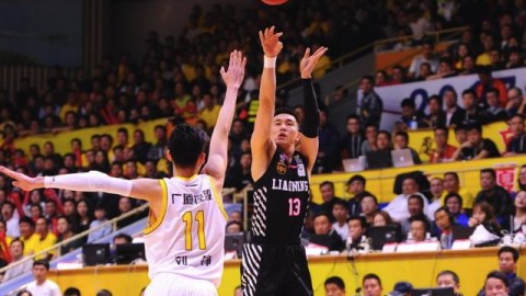 CBA总决赛首场：辽宁98-75轻取广厦占先机